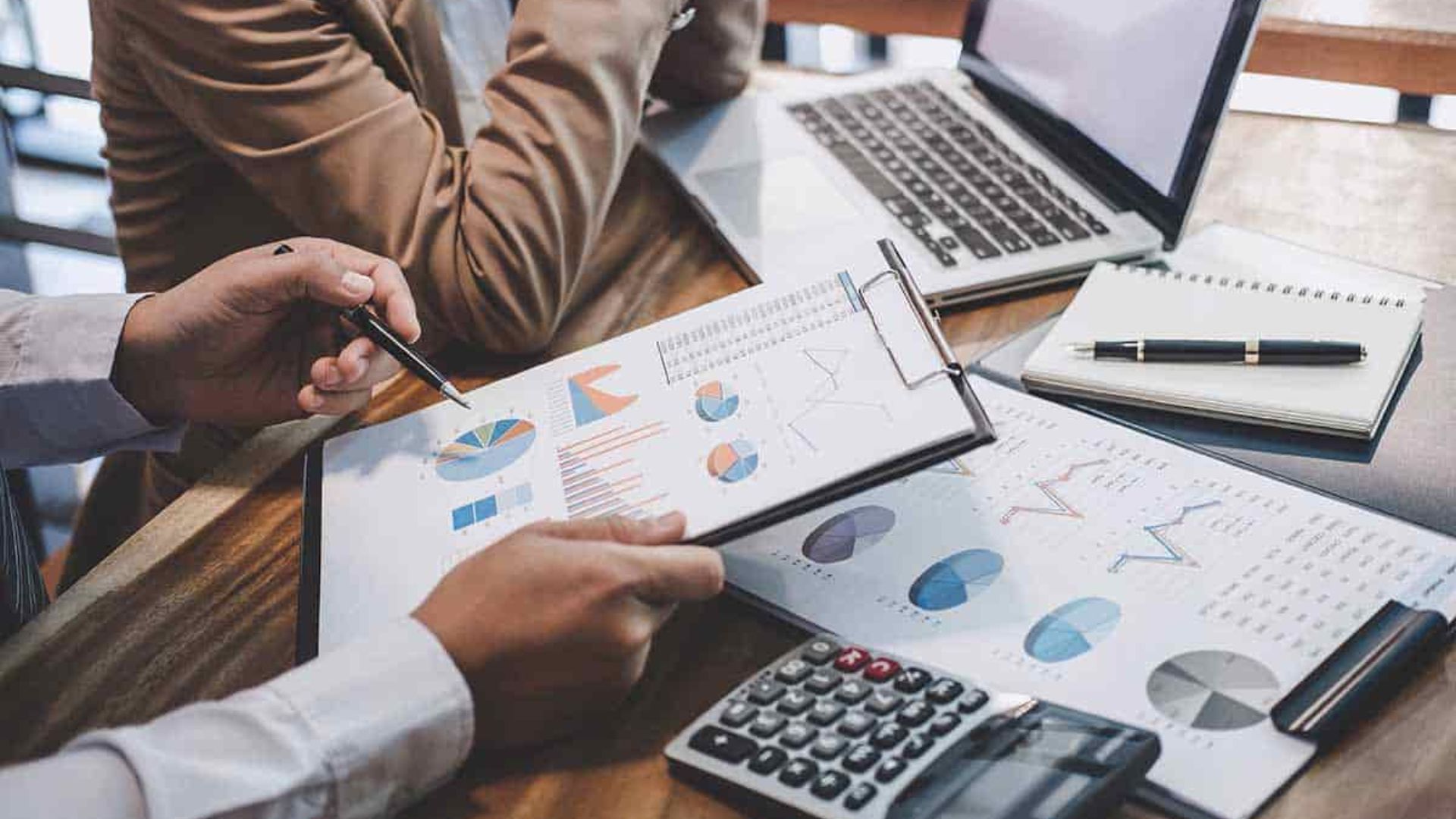 How Outsourcе Accounting Sеrvicеs Bеnеfit Your Businеss